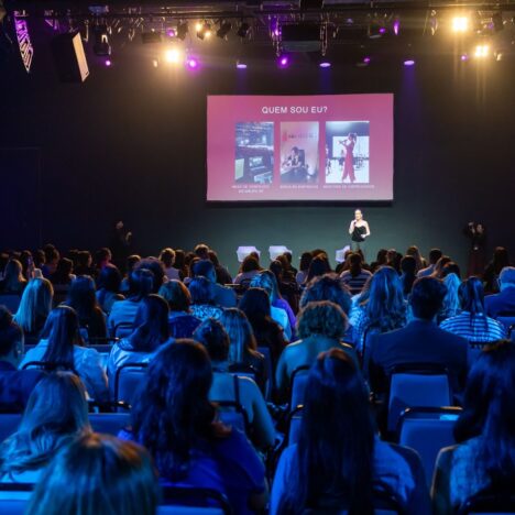 Grife Martha Medeiros realiza desfile de sua nova coleção bridal no Casar.com 2025